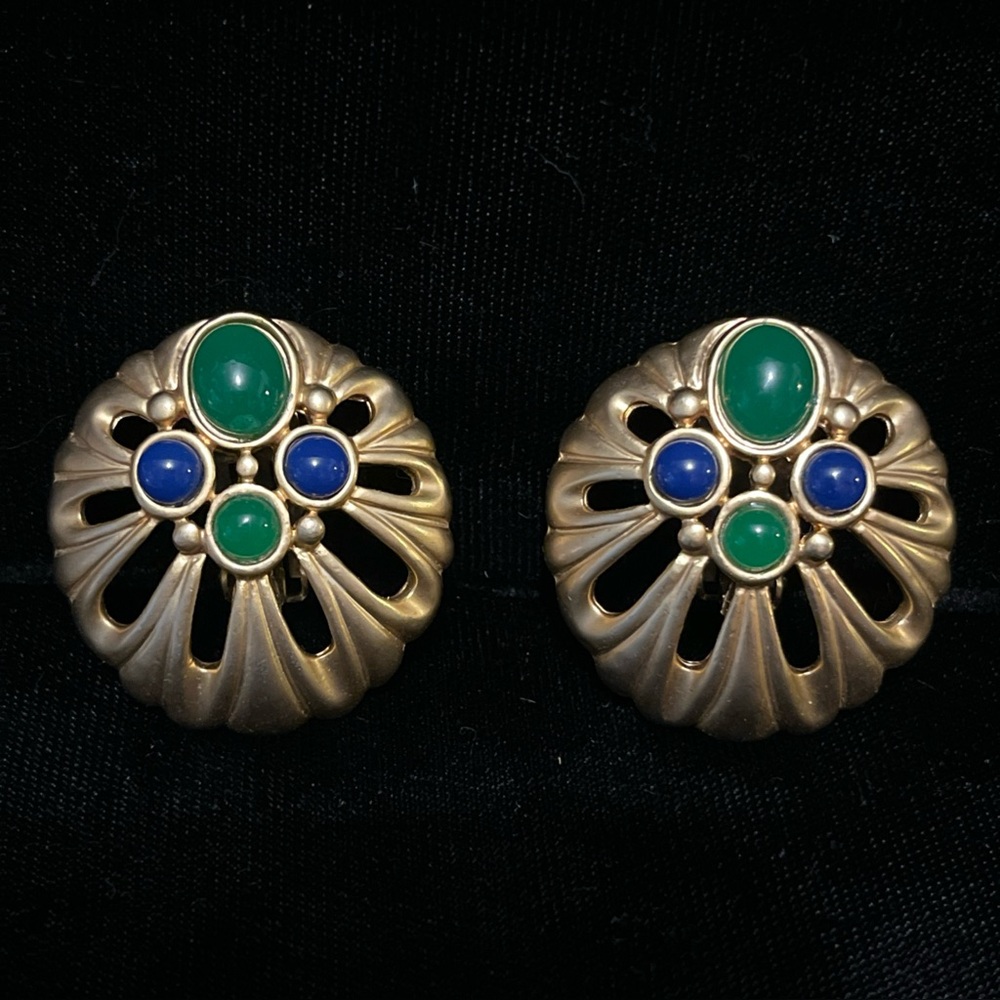 Large Goldtone Shelled Clip-on Blue Green Vintage Unsigned Jewelry Earrings